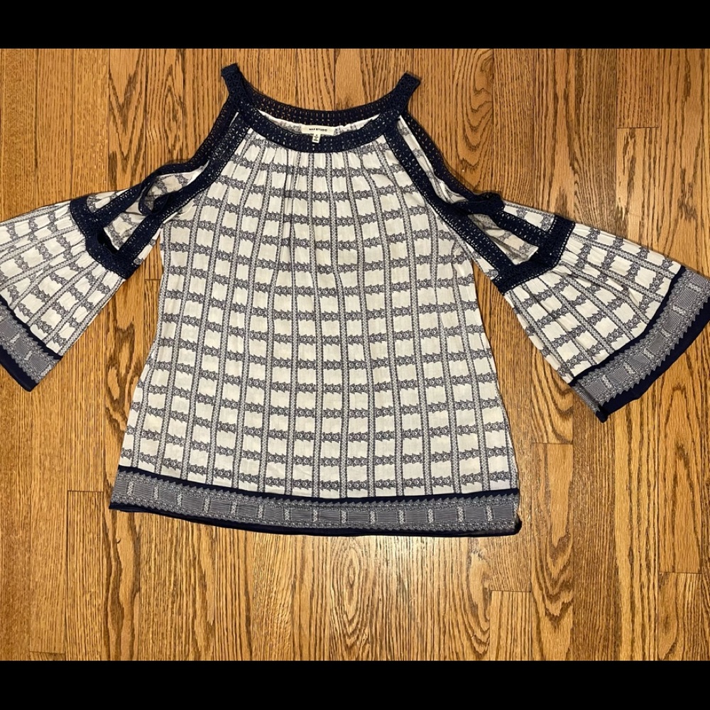 Max Studio Cold Shoulder